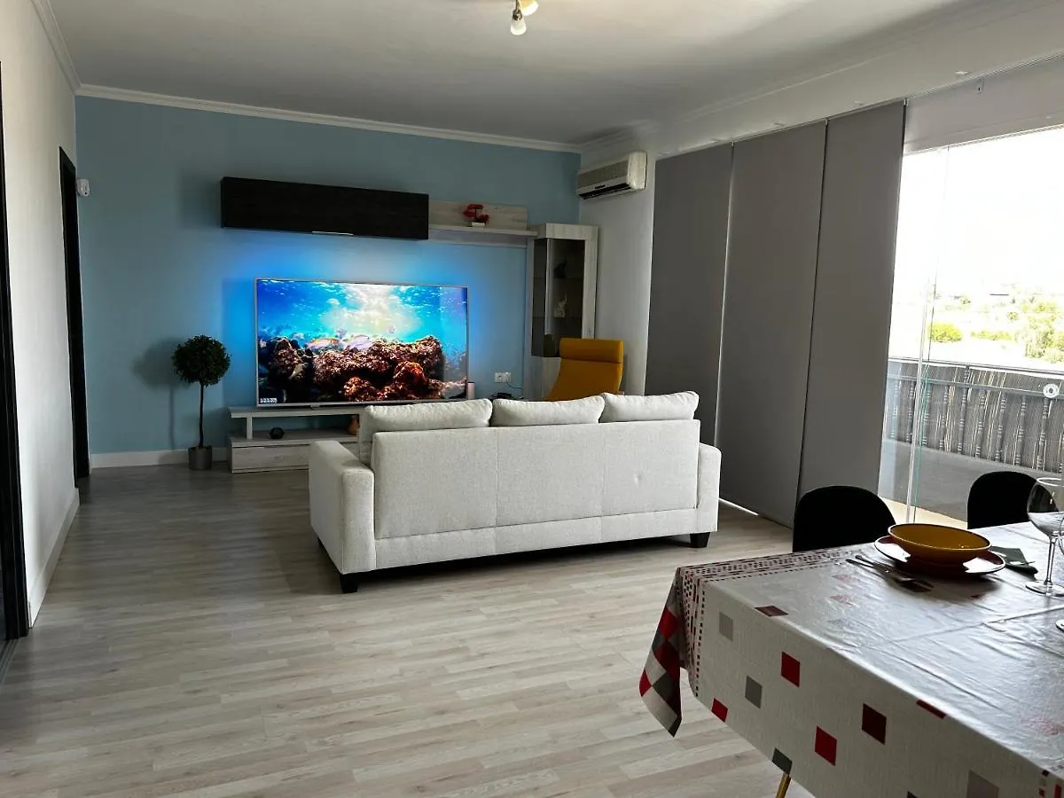 Casa La Paz En Malaga, Junto Al Parque Tecnologico contacts